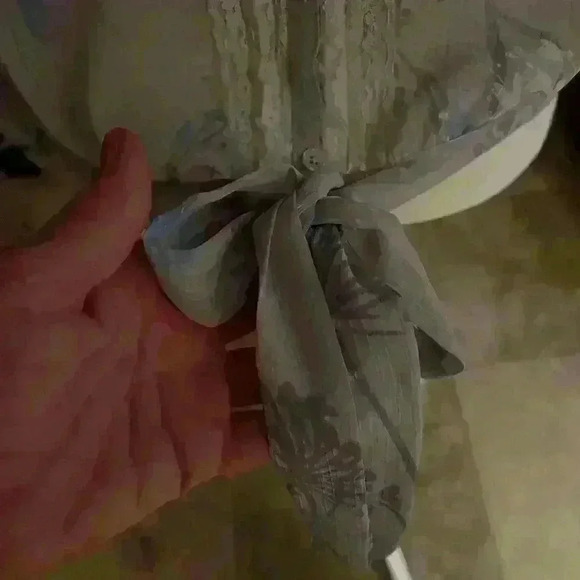 Express sheer ladies front tie blouse button down long sleeve Medium - Picture 7 of 13